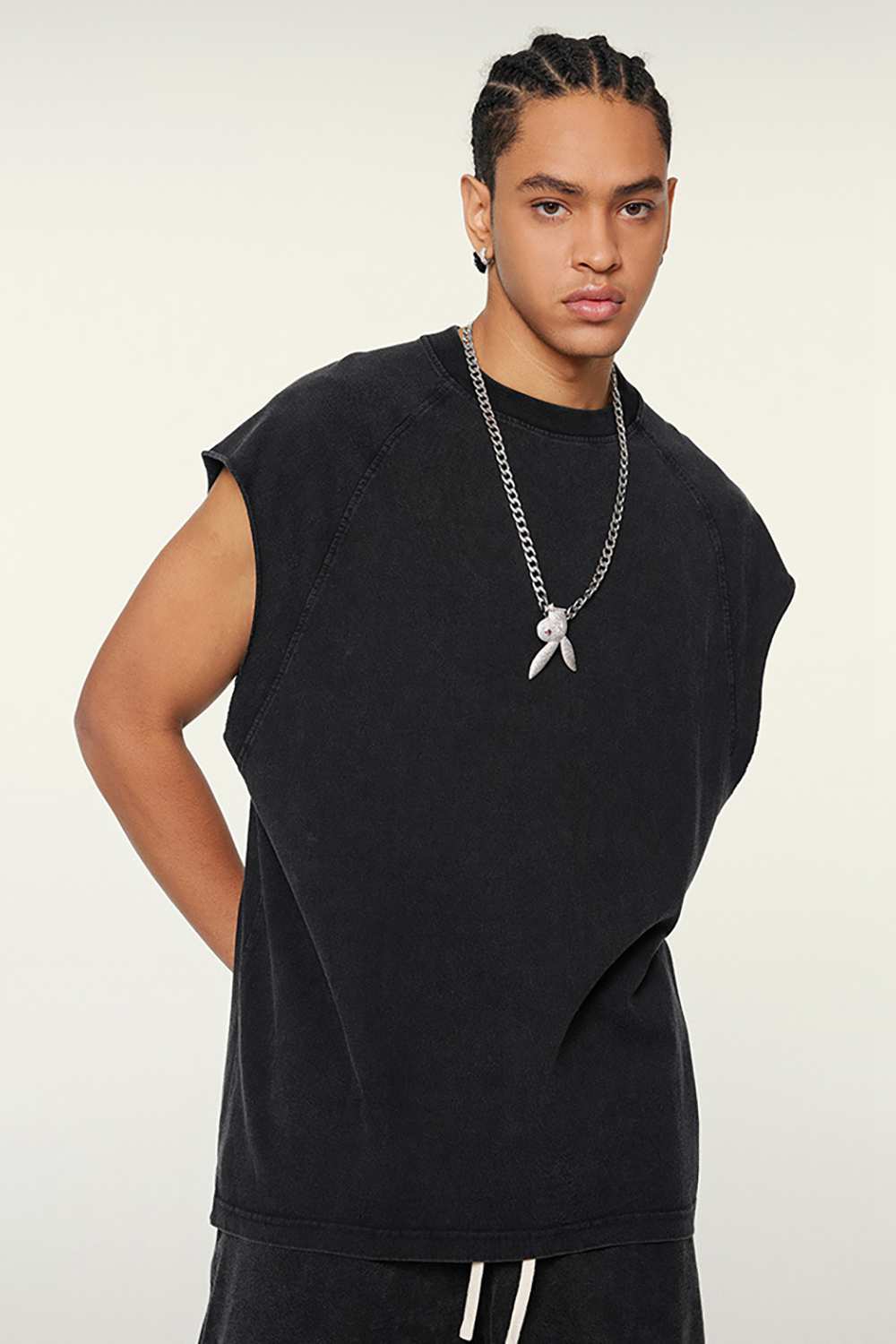 Vintage Wash Muscle Tank: Street-Ready and Sun-Set for Adventure