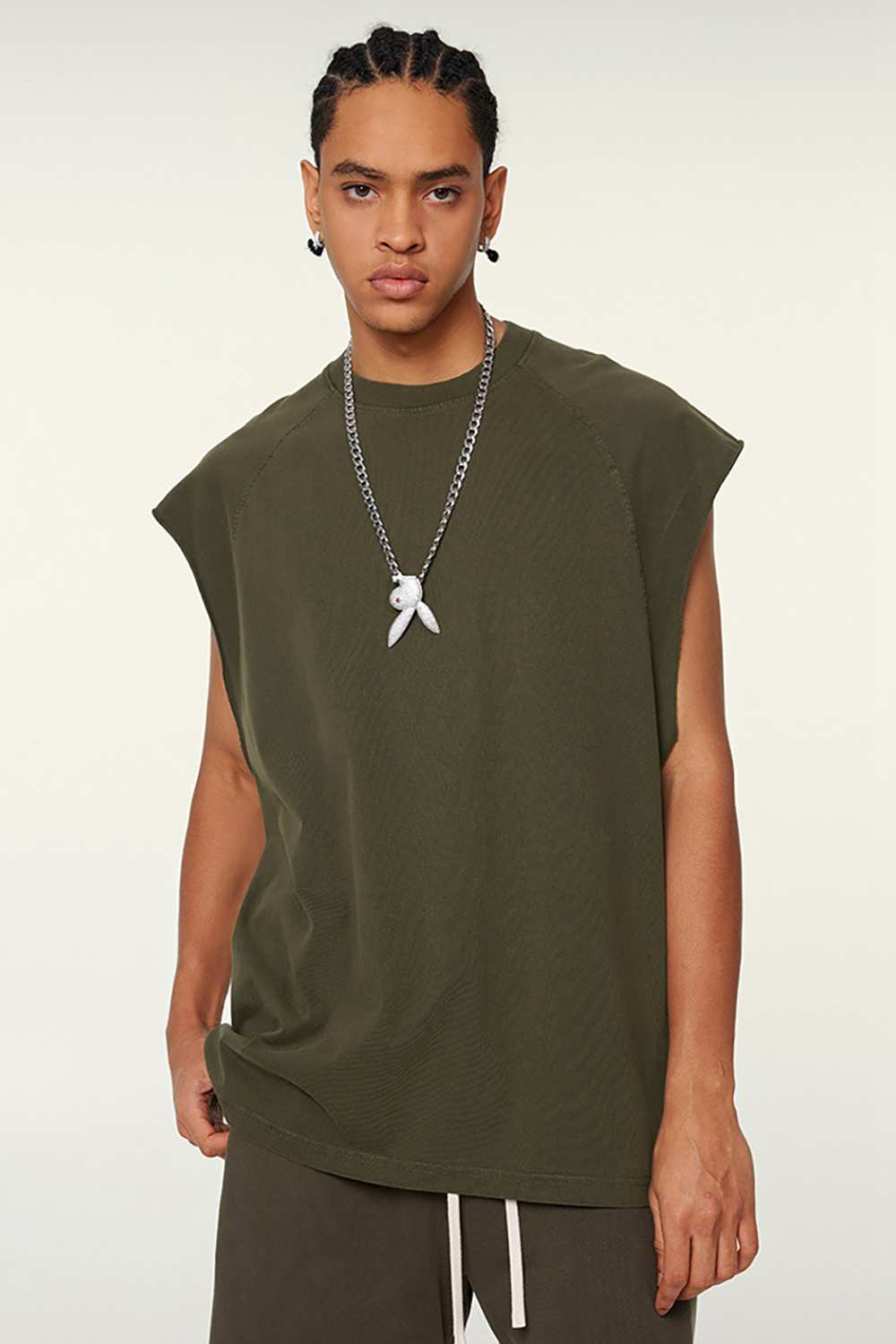 Vintage Wash Muscle Tank: Street-Ready and Sun-Set for Adventure