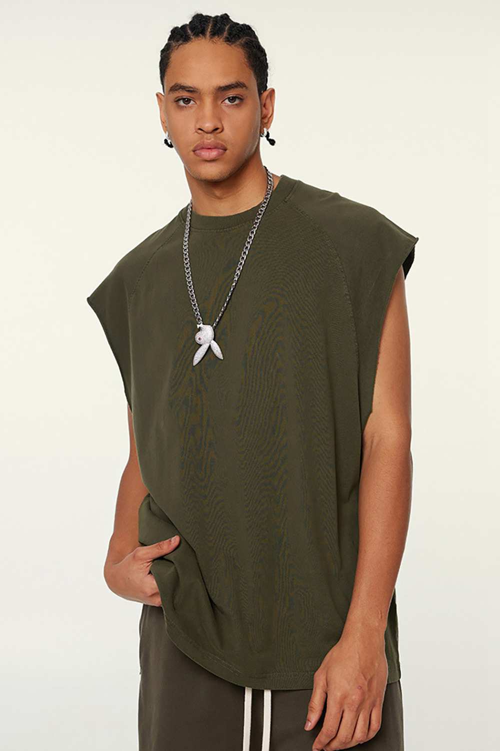 Vintage Wash Muscle Tank: Street-Ready and Sun-Set for Adventure