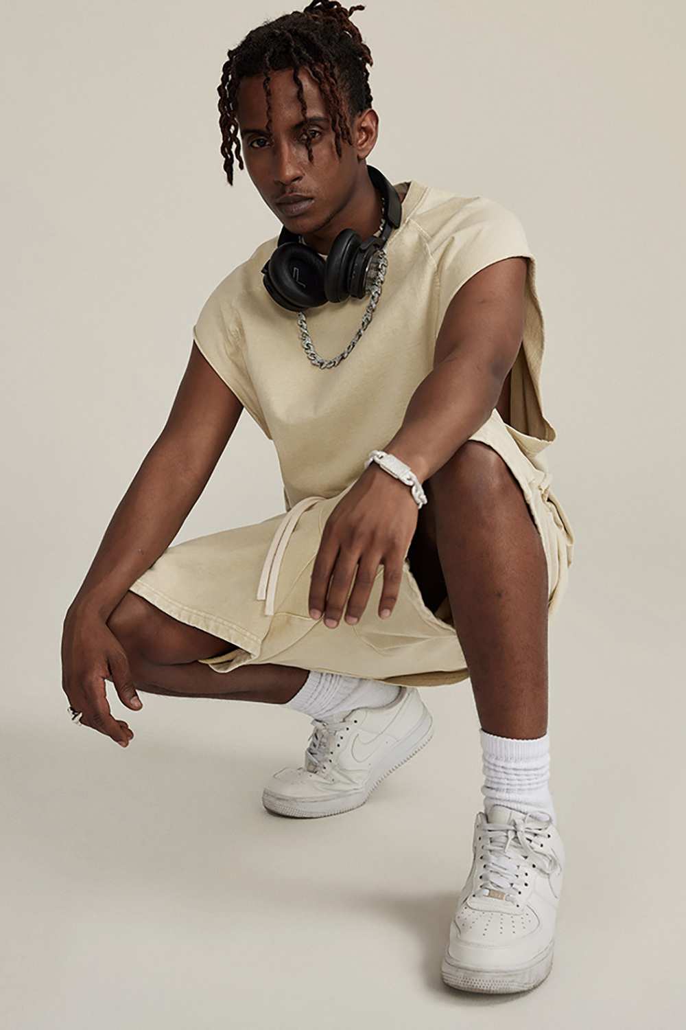 Vintage Wash Muscle Tank: Street-Ready and Sun-Set for Adventure