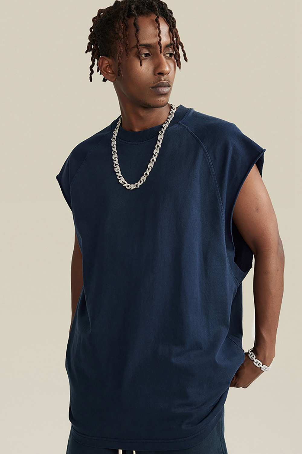 Vintage Wash Muscle Tank: Street-Ready and Sun-Set for Adventure