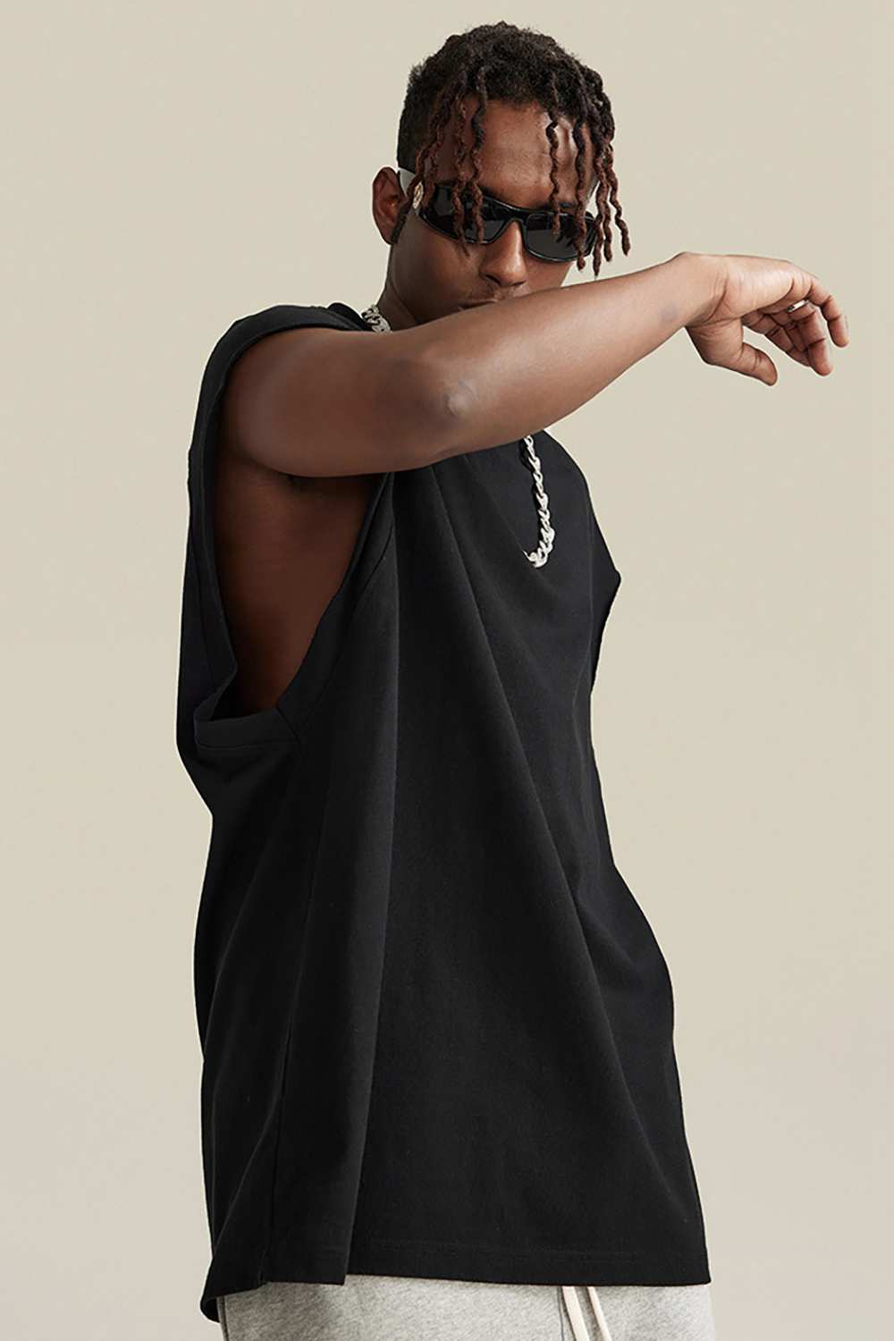 Vintage Wash Muscle Tank: Street-Ready and Sun-Set for Adventure