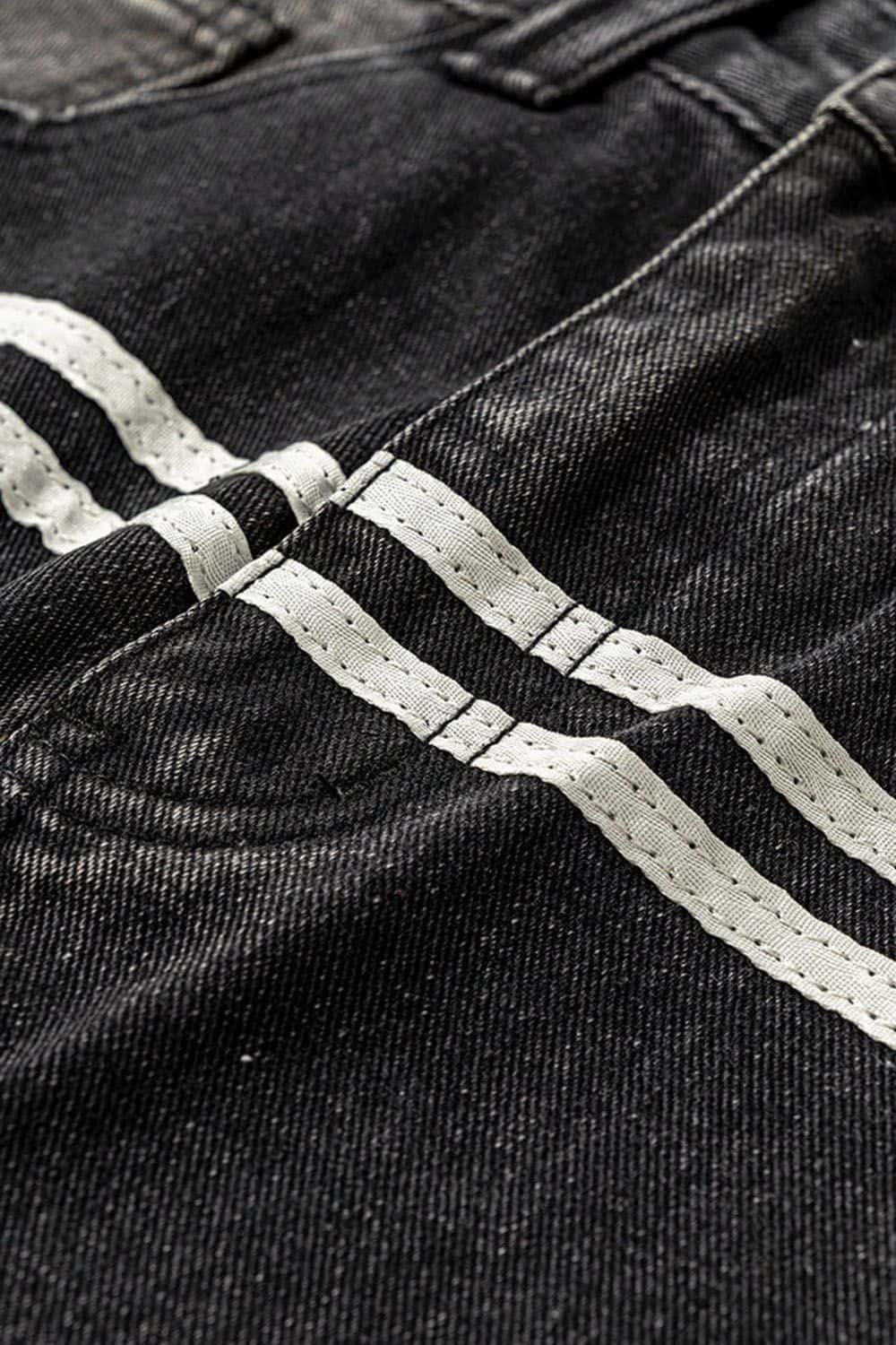 Distressed Wide-Leg Jeans with Sporty Side Stripes - Vintage Streetwear Essential