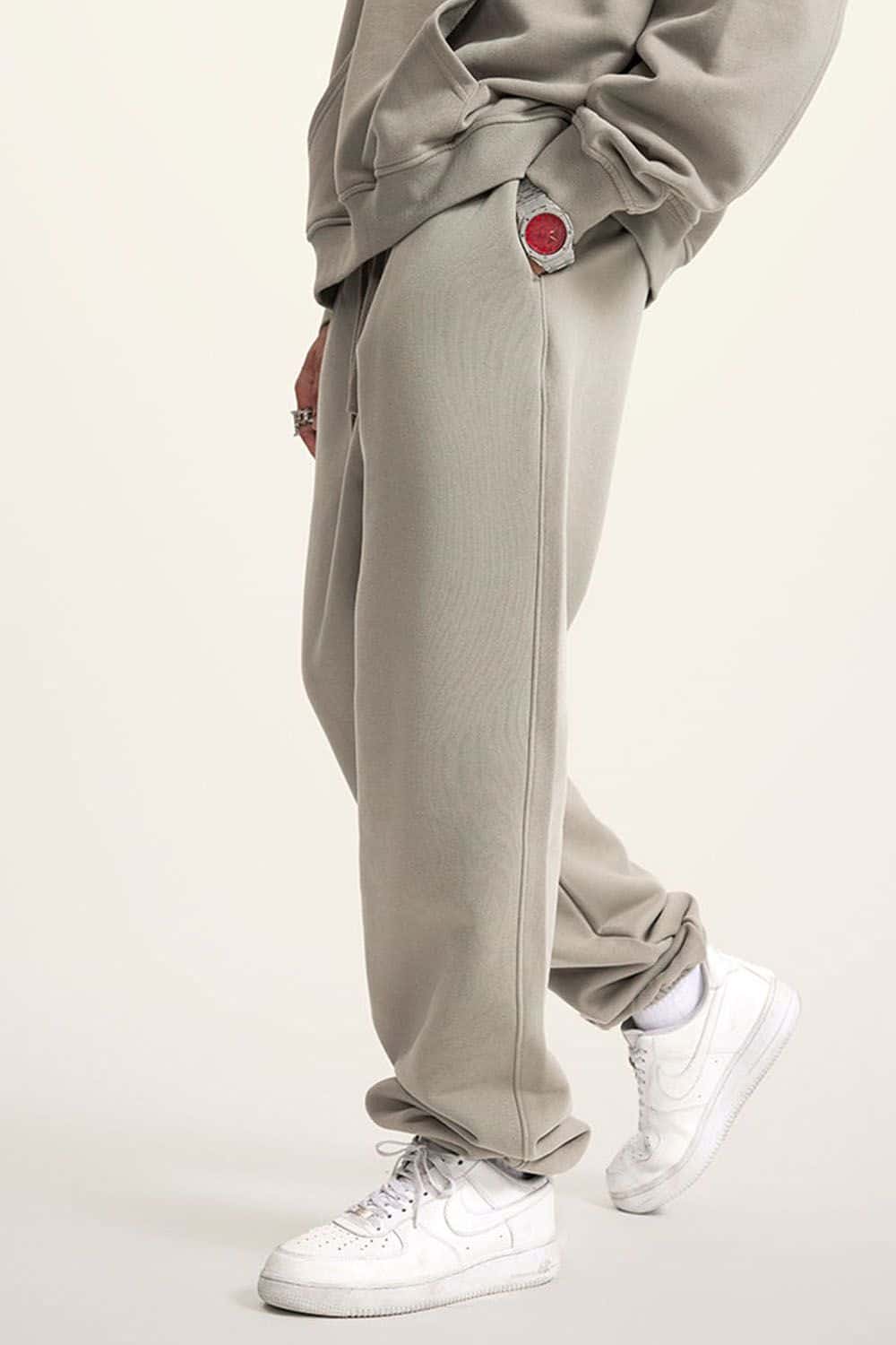 Loose-Fit Fleece-Lined Jogger Sweatpants