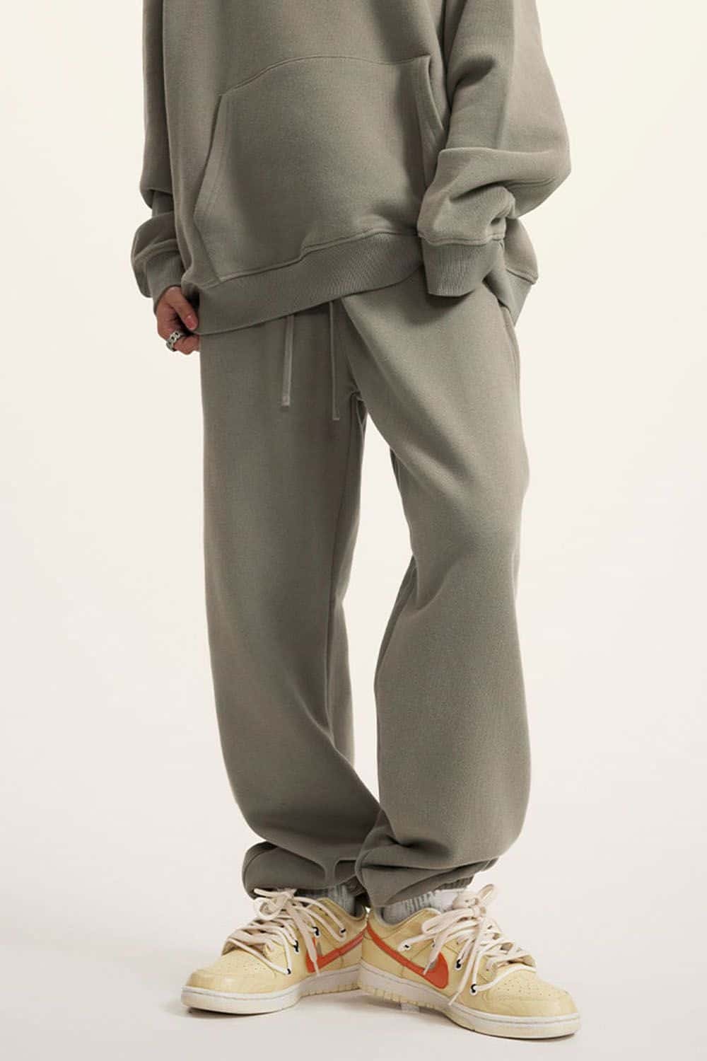 Loose-Fit Fleece-Lined Jogger Sweatpants