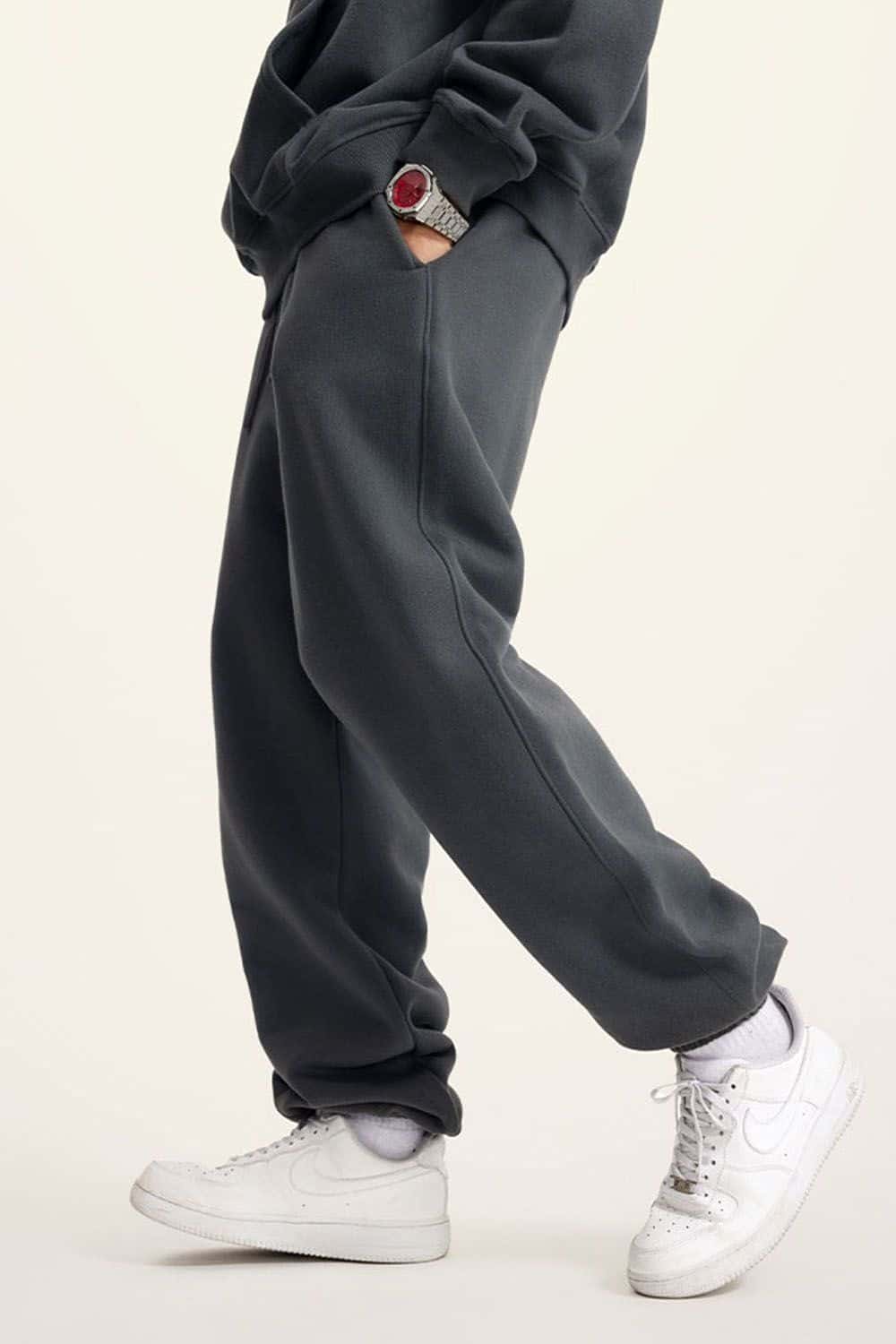Loose-Fit Fleece-Lined Jogger Sweatpants