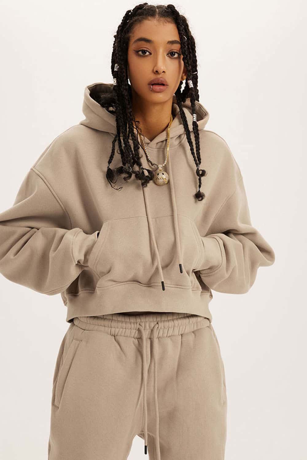 Retro Hooded Pullover Sweatshirt with Fleece Lining and Cropped Design