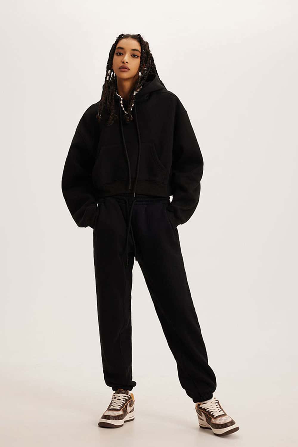 Retro Hooded Pullover Sweatshirt with Fleece Lining and Cropped Design