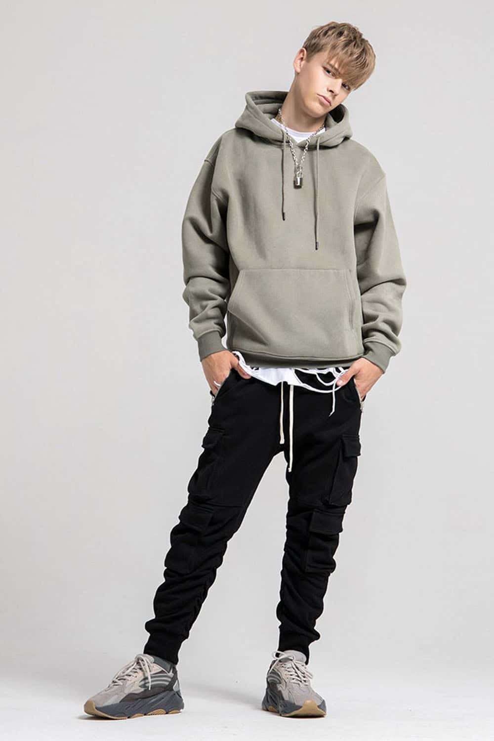 Fleece-Lined Solid Color Hoodie with Plush Hood - Cozy Casual Wear