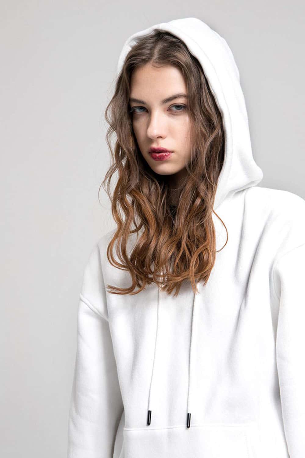 Fleece-Lined Solid Color Hoodie with Plush Hood - Cozy Casual Wear