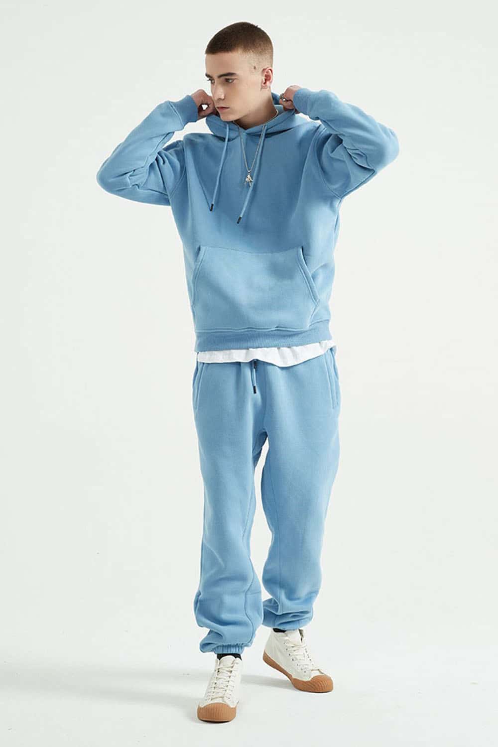 Fleece-Lined Solid Color Hoodie with Plush Hood - Cozy Casual Wear