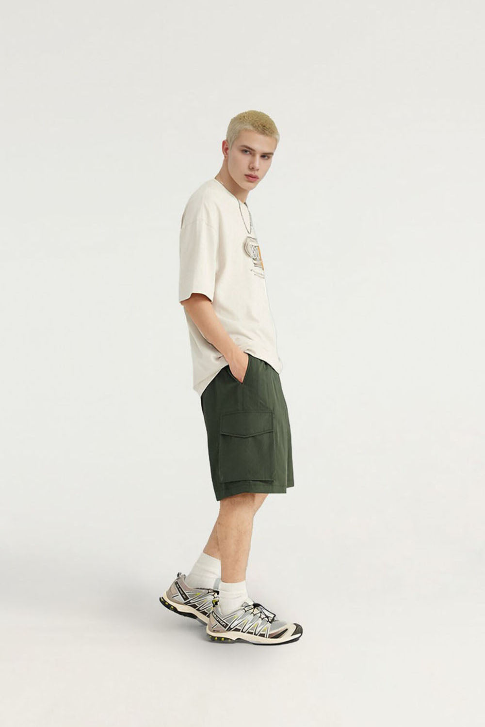 Wrinkled Utility Shorts with Large Camping Pockets and Straight Five-Point Cut
