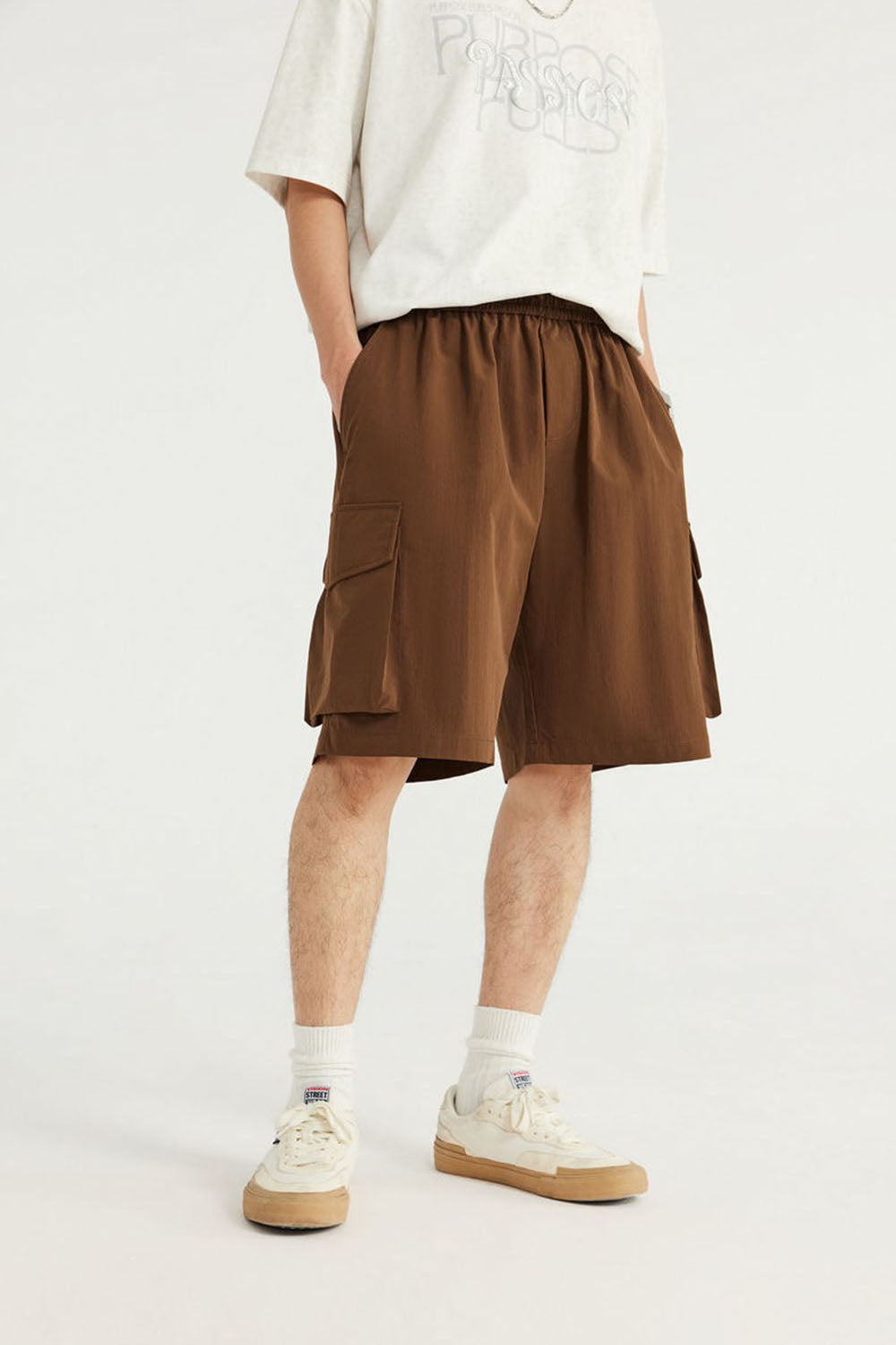 Wrinkled Utility Shorts with Large Camping Pockets and Straight Five-Point Cut