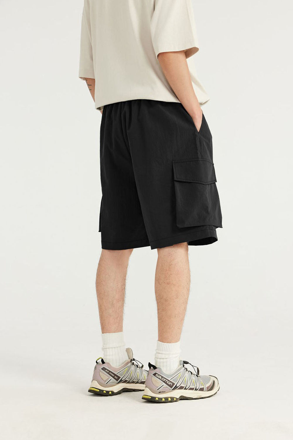 Wrinkled Utility Shorts with Large Camping Pockets and Straight Five-Point Cut