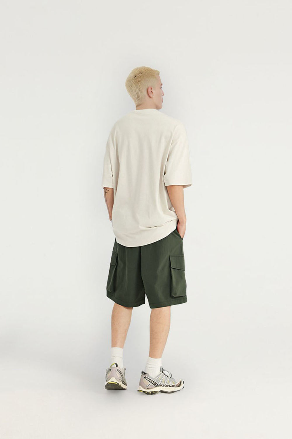 Wrinkled Utility Shorts with Large Camping Pockets and Straight Five-Point Cut
