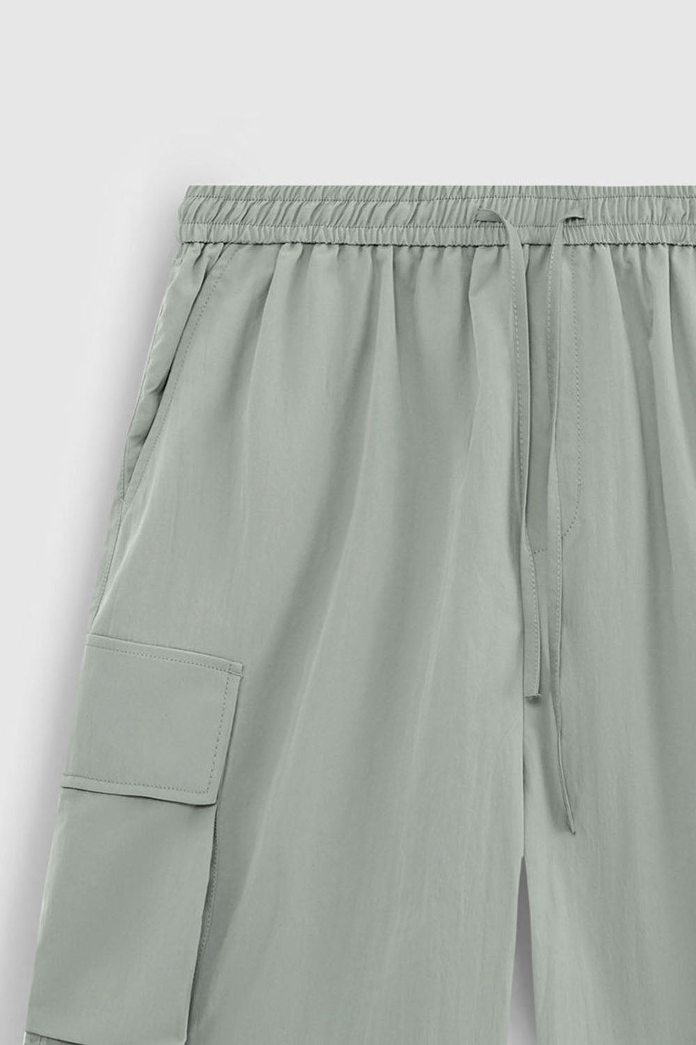 Wrinkled Utility Shorts with Large Camping Pockets and Straight Five-Point Cut
