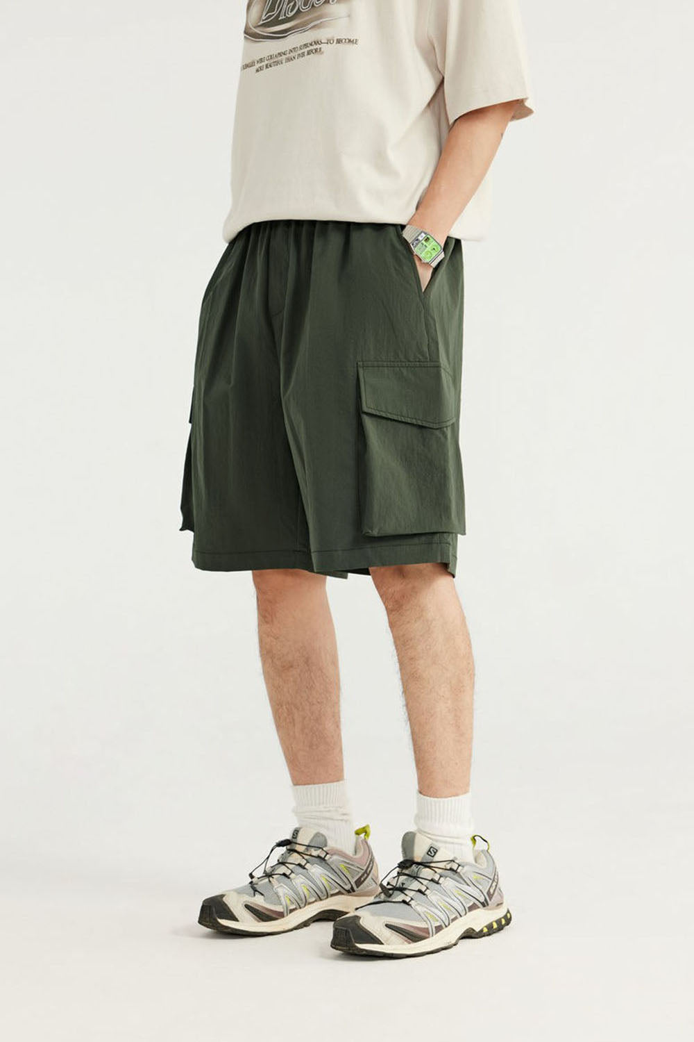 Wrinkled Utility Shorts with Large Camping Pockets and Straight Five-Point Cut
