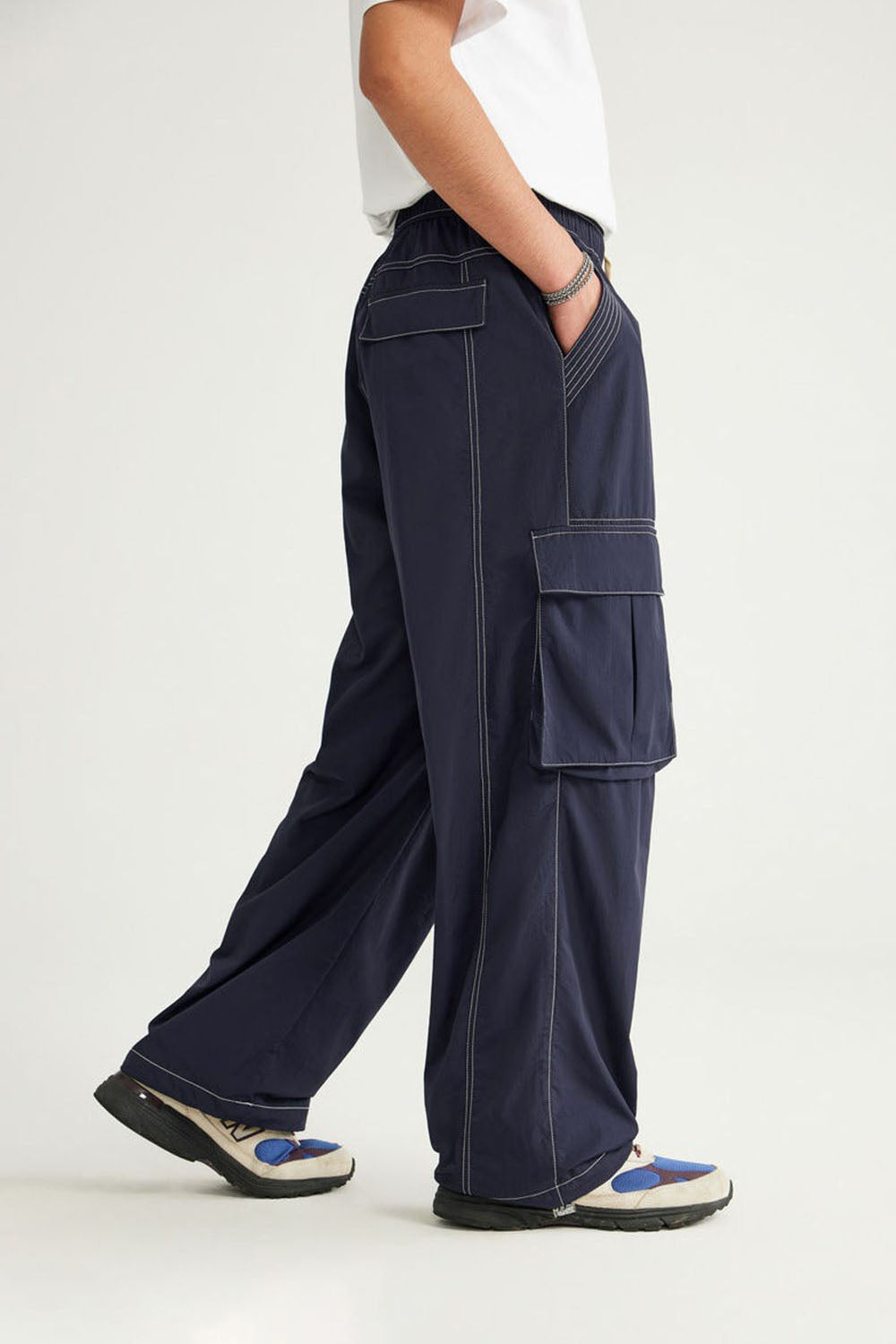 Water-Resistant Cargo Wide-Leg Pants with Visible Stitching
