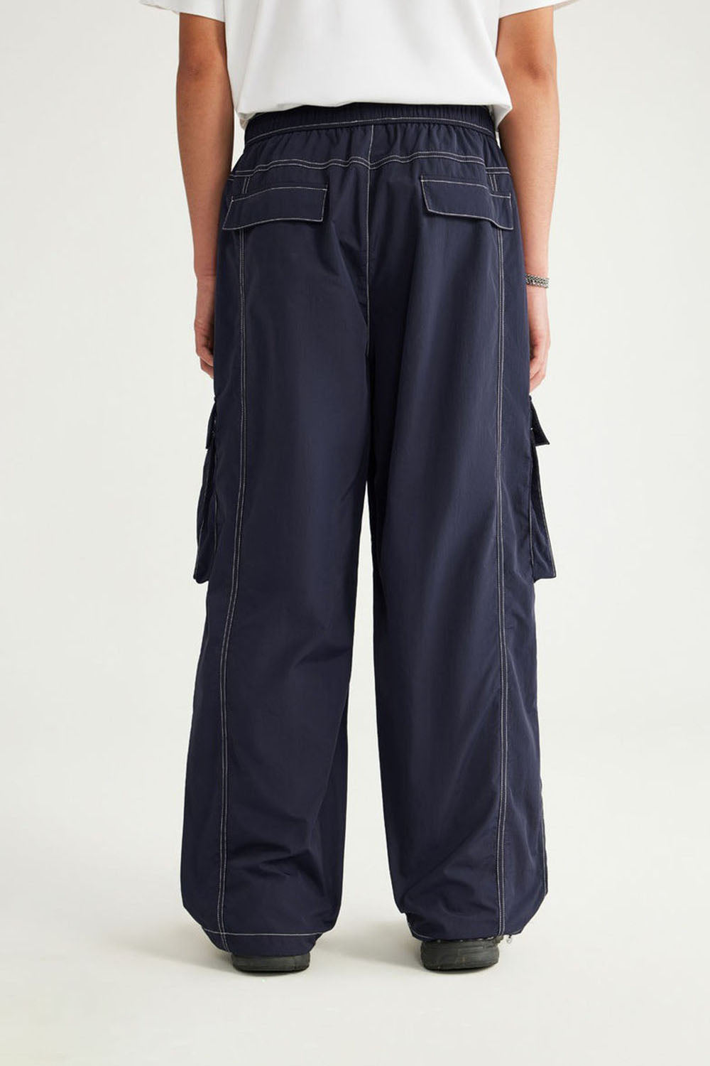 Water-Resistant Cargo Wide-Leg Pants with Visible Stitching