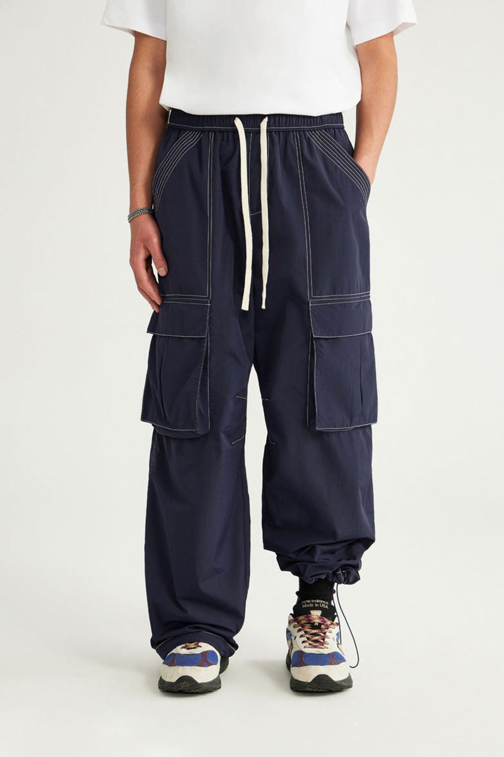Water-Resistant Cargo Wide-Leg Pants with Visible Stitching