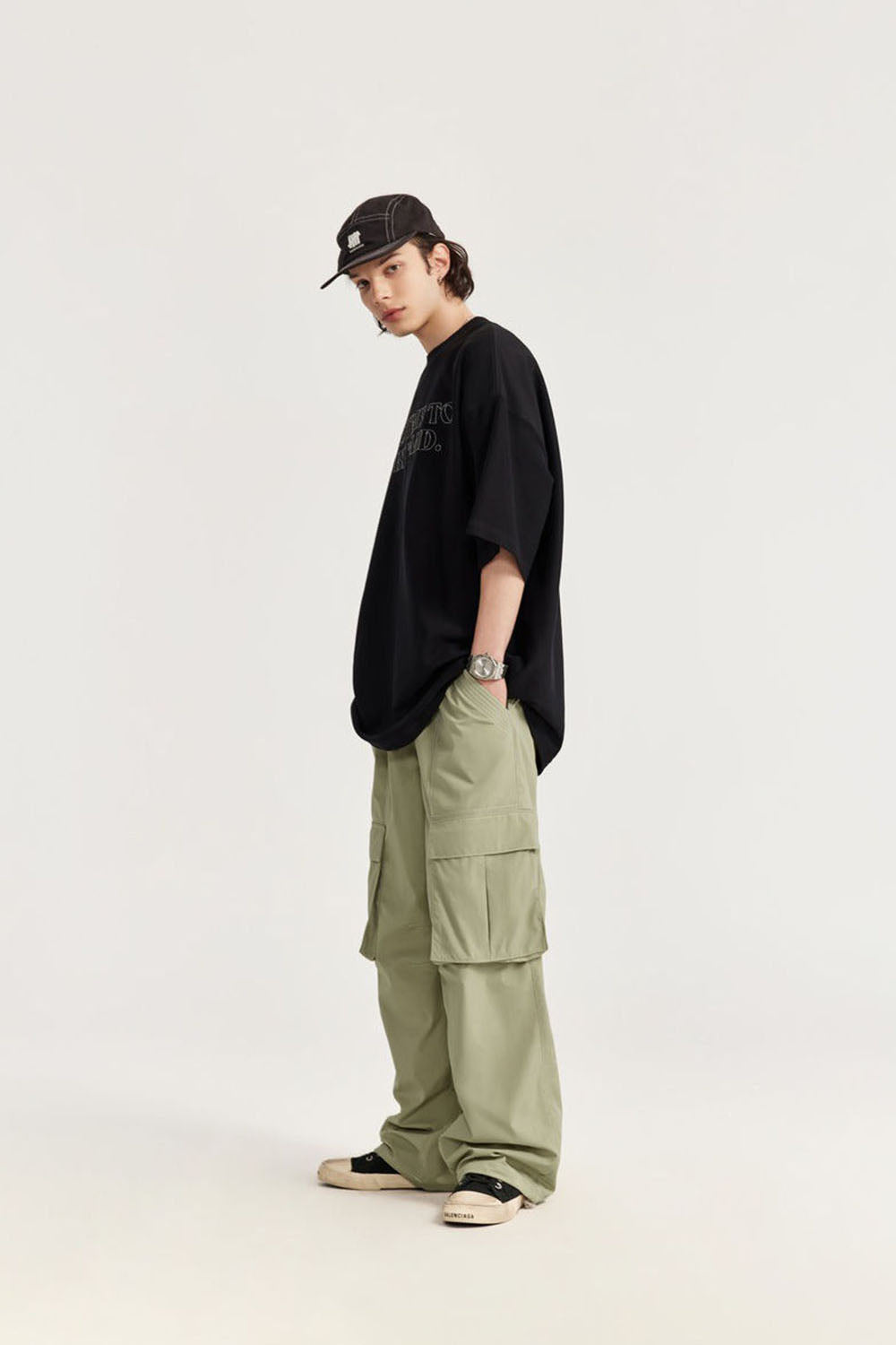 Water-Resistant Cargo Wide-Leg Pants with Visible Stitching