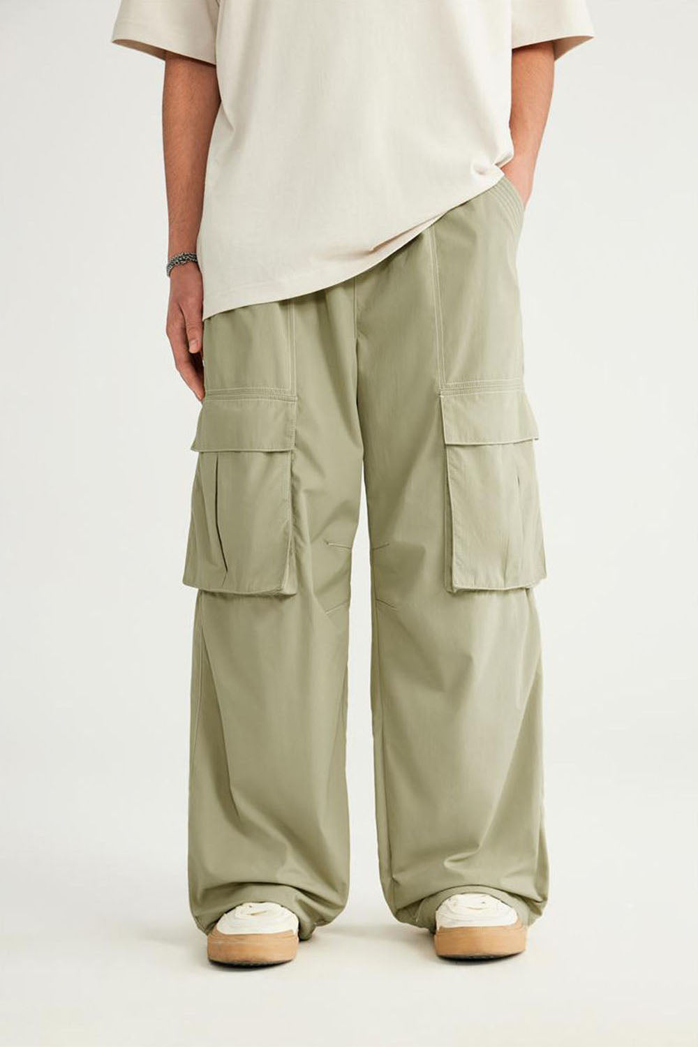 Water-Resistant Cargo Wide-Leg Pants with Visible Stitching