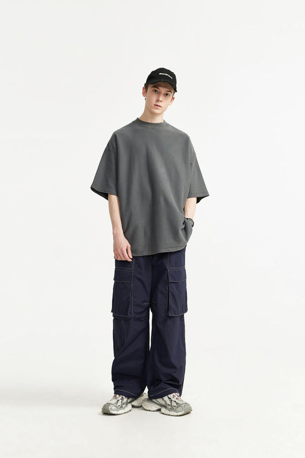 Water-Resistant Cargo Wide-Leg Pants with Visible Stitching