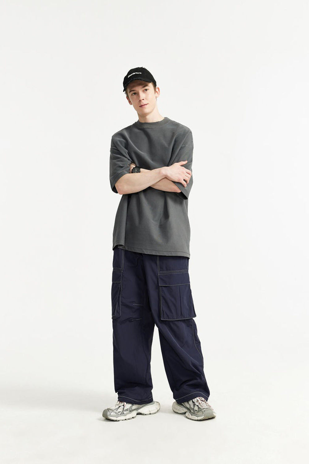 Water-Resistant Cargo Wide-Leg Pants with Visible Stitching