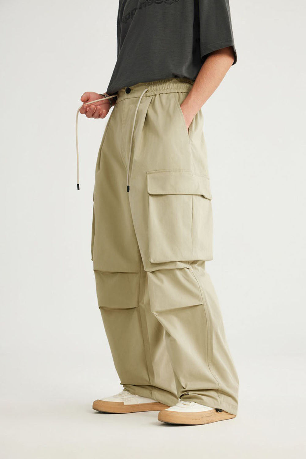Large Pocket Parachute Wide-Leg Pants with Herringbone Pattern