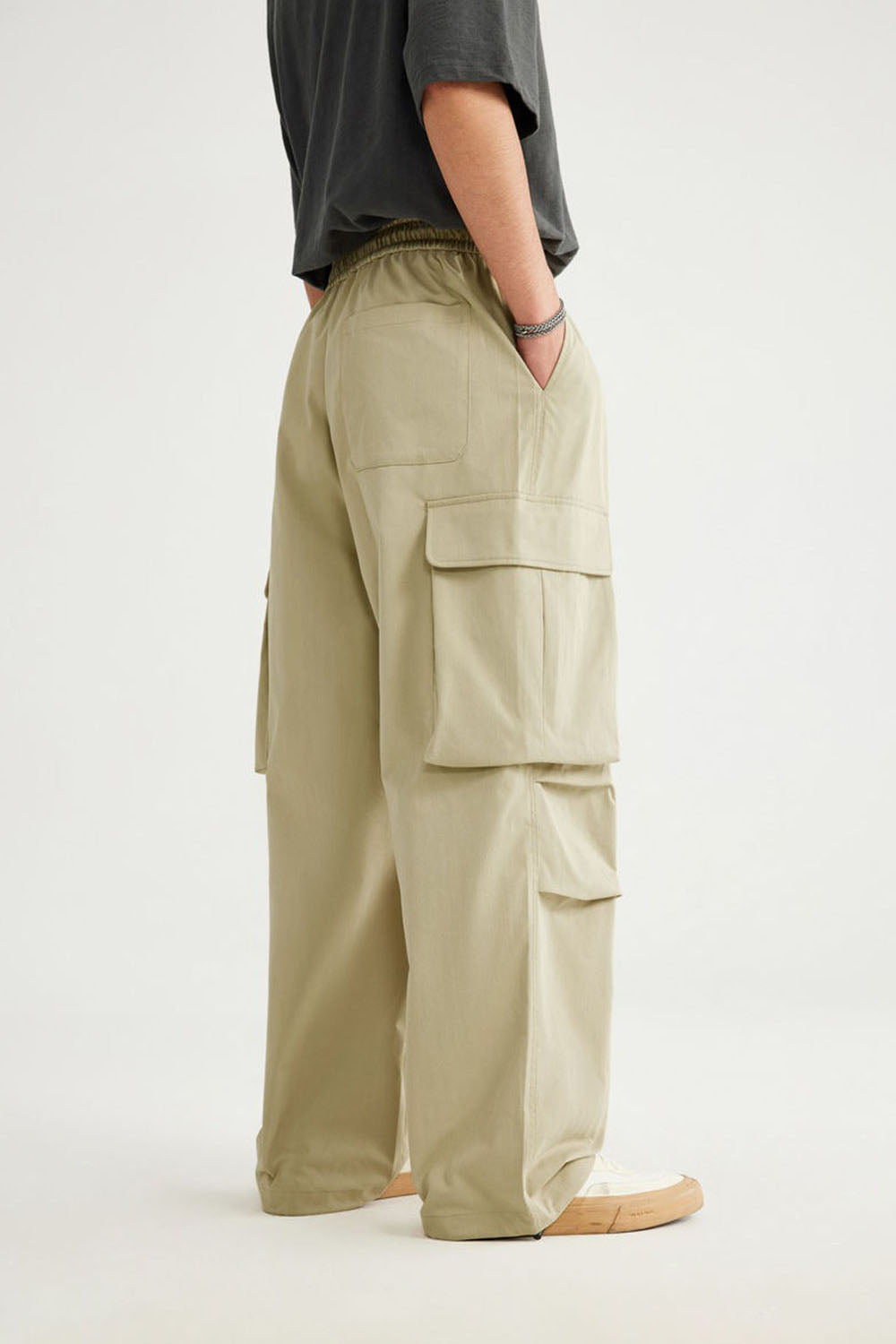 Large Pocket Parachute Wide-Leg Pants with Herringbone Pattern