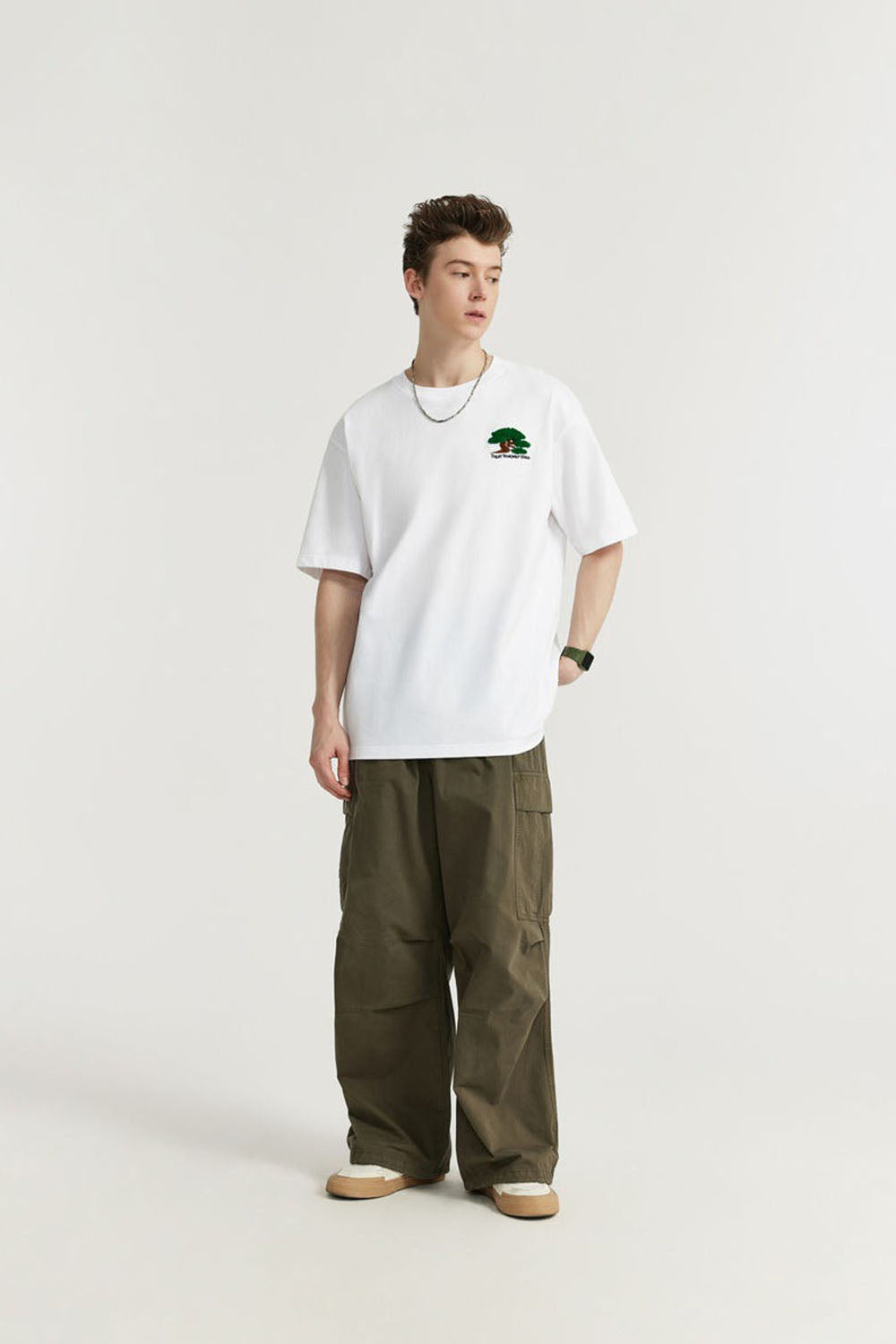 Men's Casual Short Sleeve T-Shirt with Towel Embroidery Pine Tree