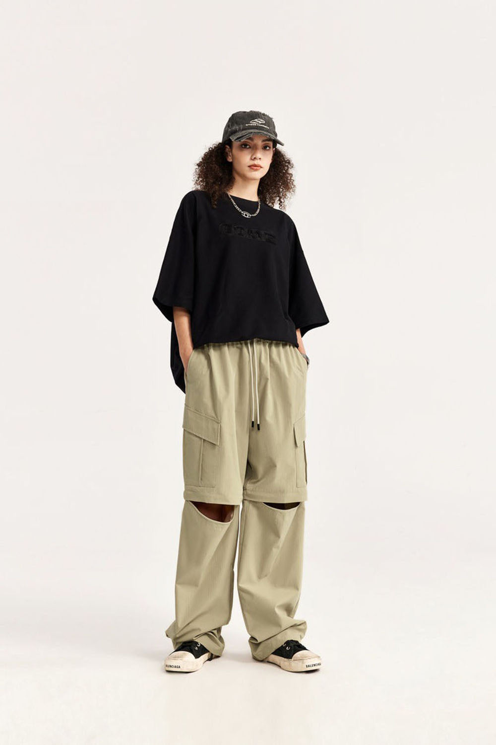 Detachable Outdoor Cargo Pants with Checkered Texture: Loose Fit, Multi-Pocket Casual Trousers