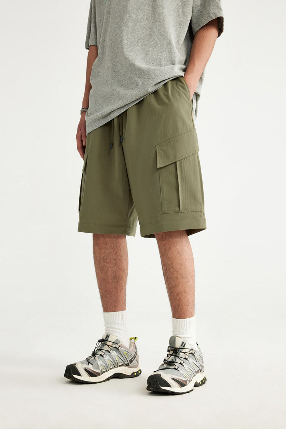 Detachable Outdoor Cargo Pants with Checkered Texture: Loose Fit, Multi-Pocket Casual Trousers