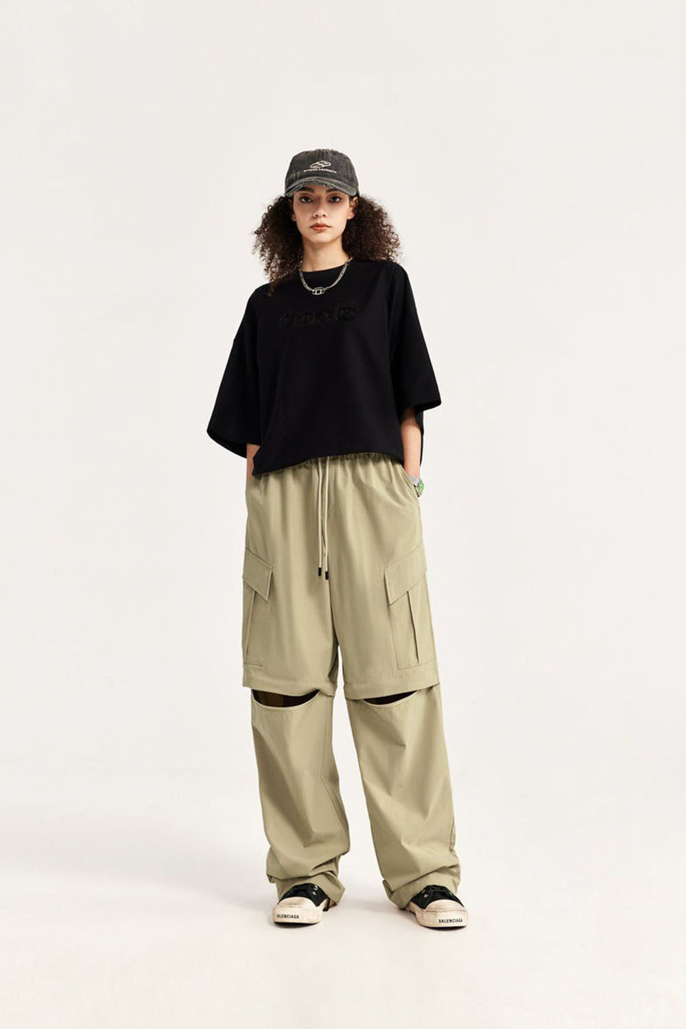 Detachable Outdoor Cargo Pants with Checkered Texture: Loose Fit, Multi-Pocket Casual Trousers