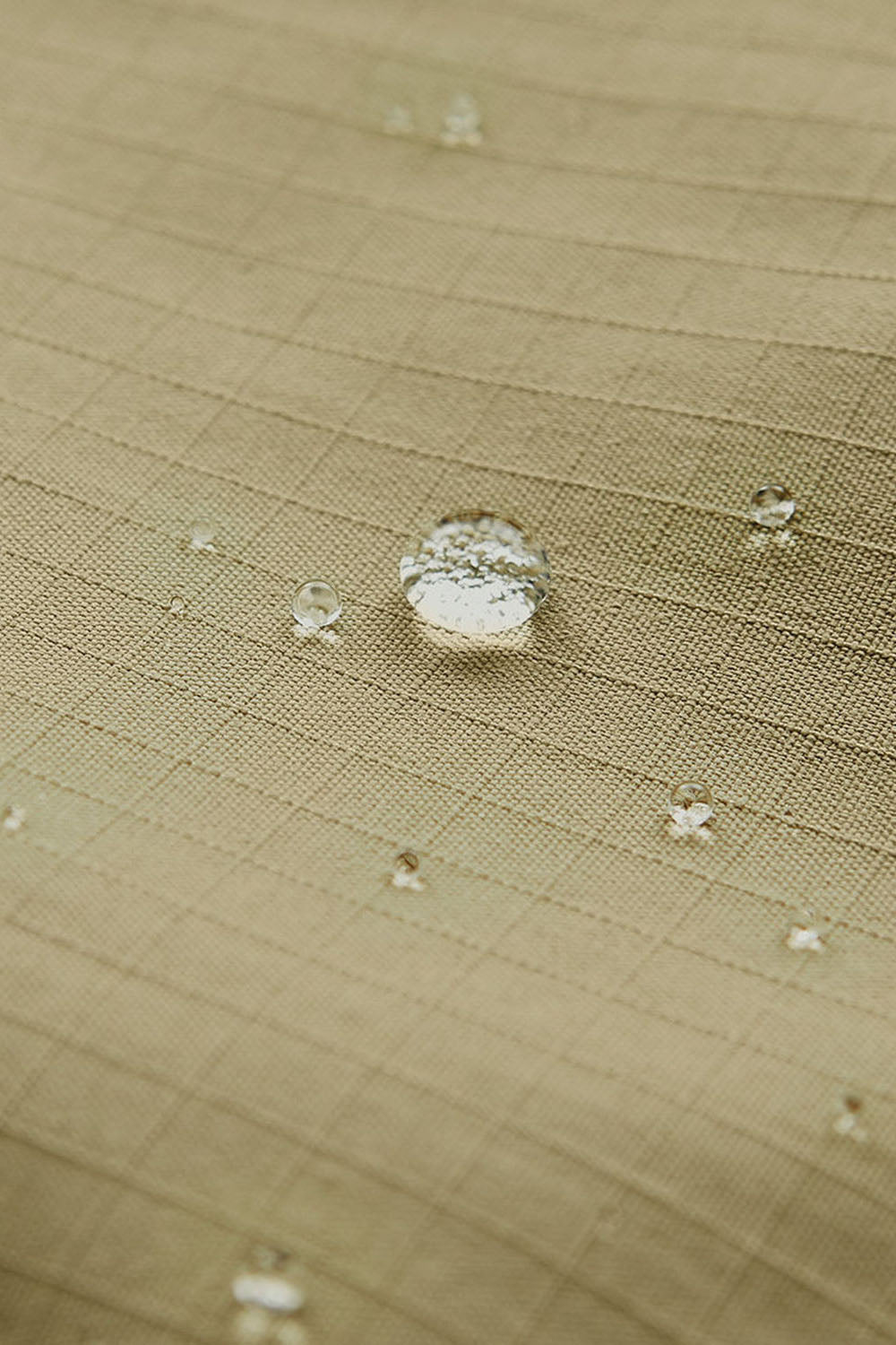 Detachable Outdoor Cargo Pants with Checkered Texture: Loose Fit, Multi-Pocket Casual Trousers