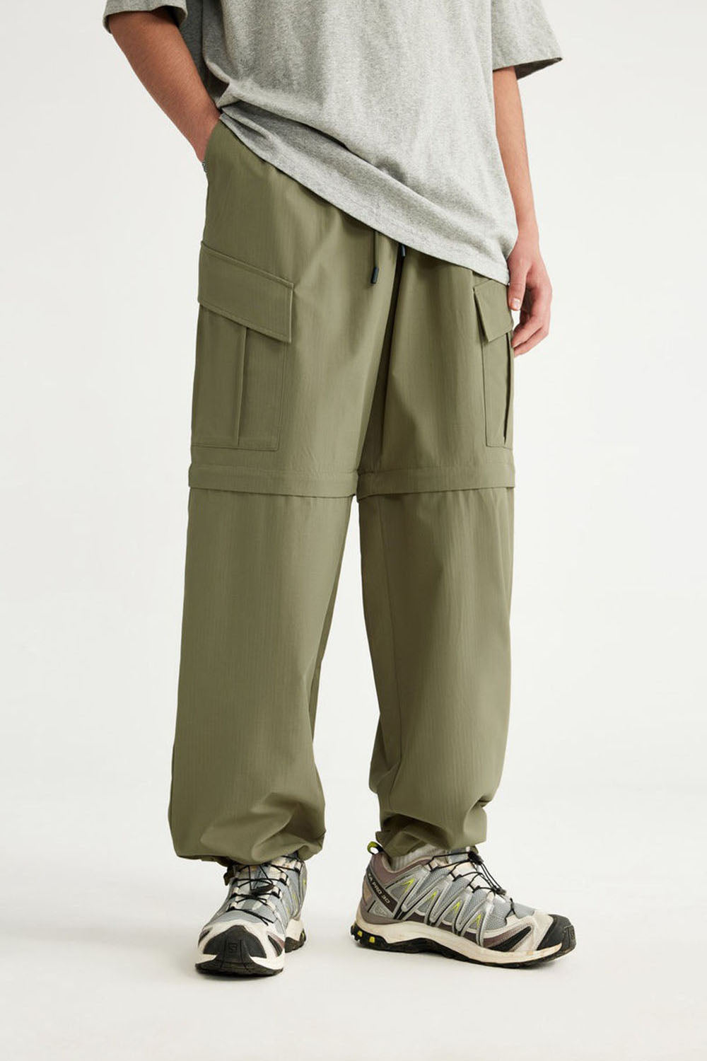 Detachable Outdoor Cargo Pants with Checkered Texture: Loose Fit, Multi-Pocket Casual Trousers