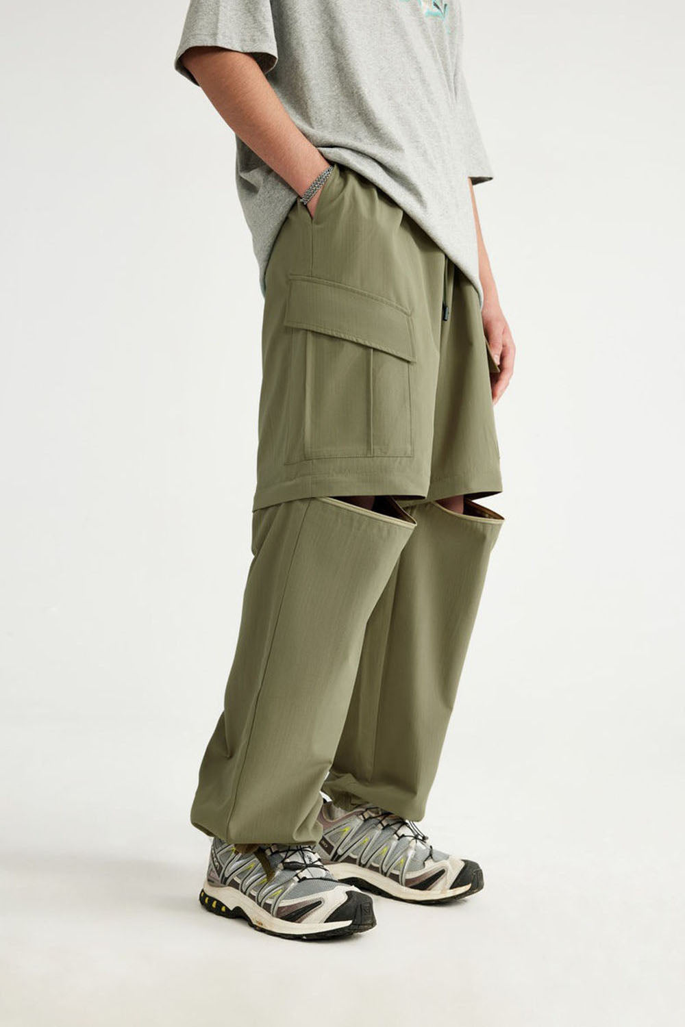 Detachable Outdoor Cargo Pants with Checkered Texture: Loose Fit, Multi-Pocket Casual Trousers