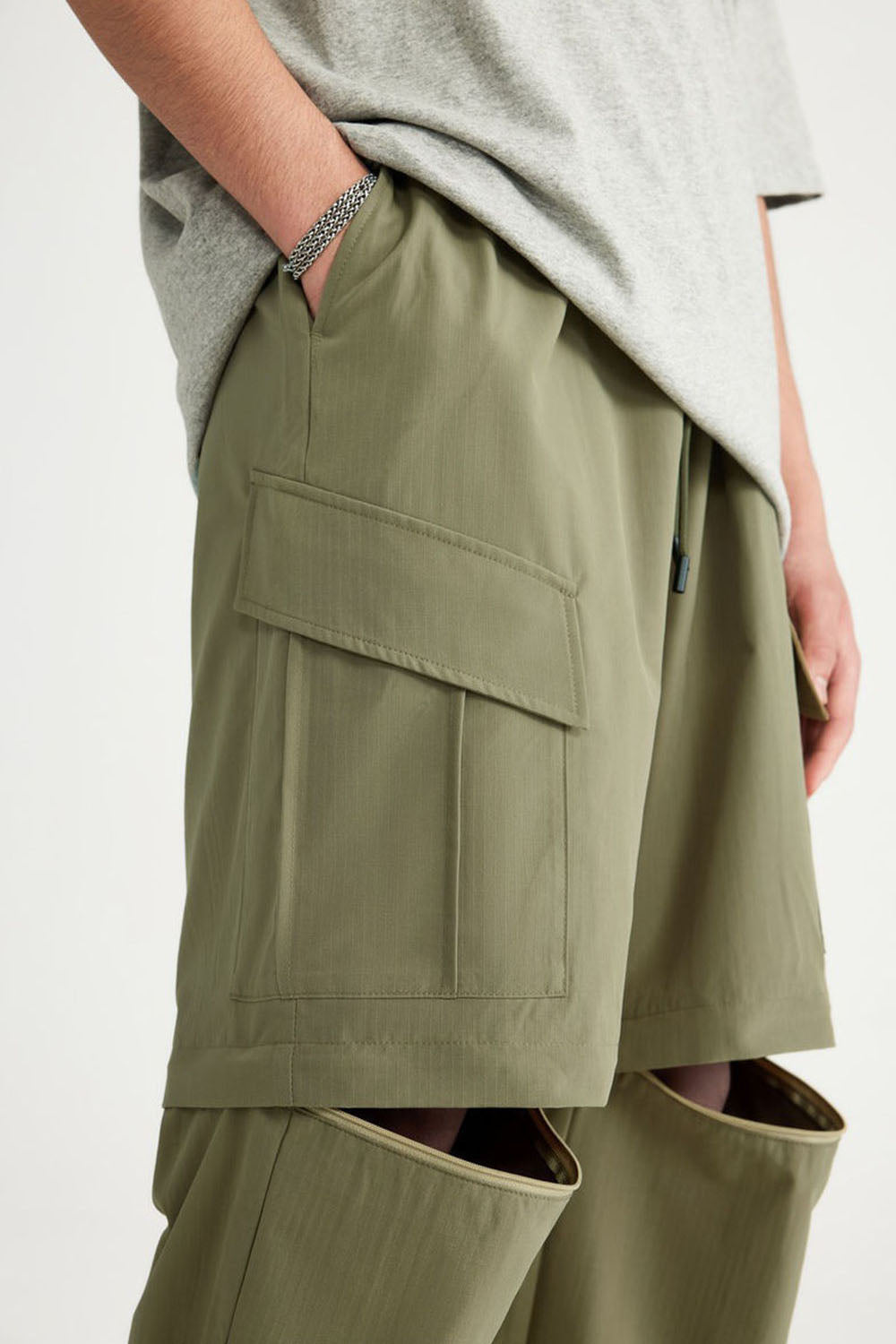 Detachable Outdoor Cargo Pants with Checkered Texture: Loose Fit, Multi-Pocket Casual Trousers
