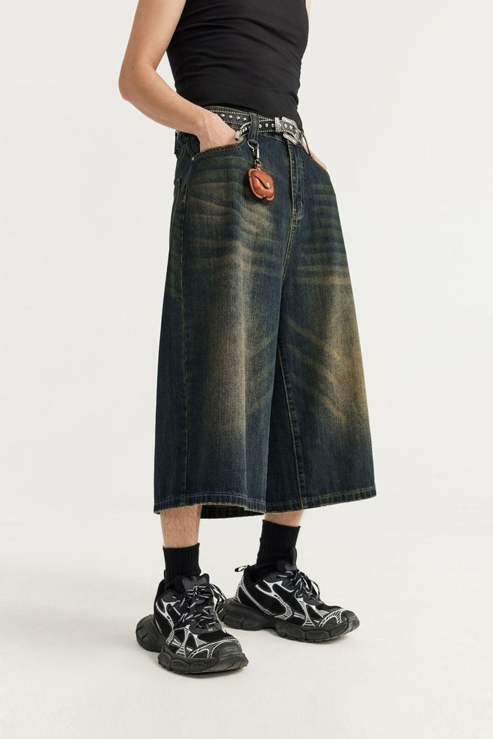Seven-Eighths Washed Wide-Leg Denim Capri Pants