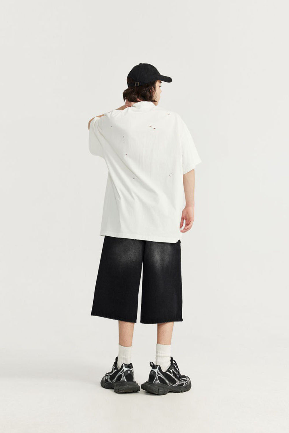 Seven-Eighths Washed Wide-Leg Denim Capri Pants