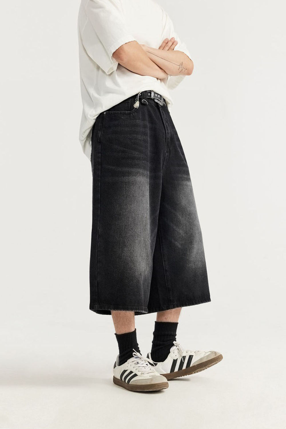 Seven-Eighths Washed Wide-Leg Denim Capri Pants