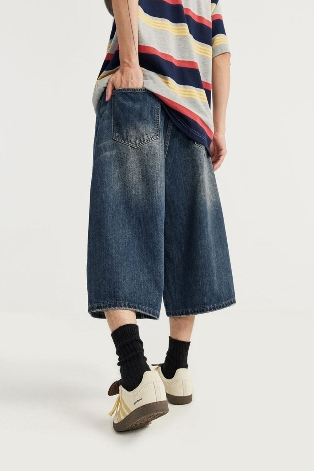 Seven-Eighths Washed Wide-Leg Denim Capri Pants