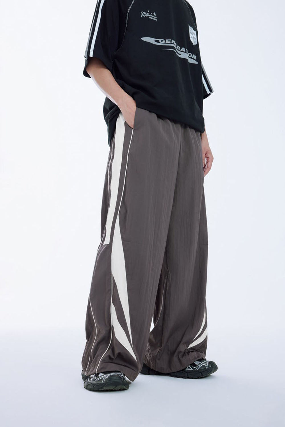 Men's Avant-Garde Sport Striped Wide-Leg Waterproof Casual Pants