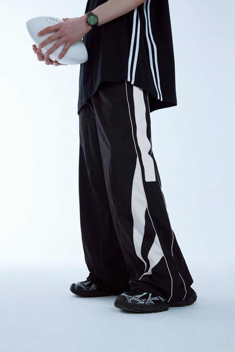 Men's Avant-Garde Sport Striped Wide-Leg Waterproof Casual Pants