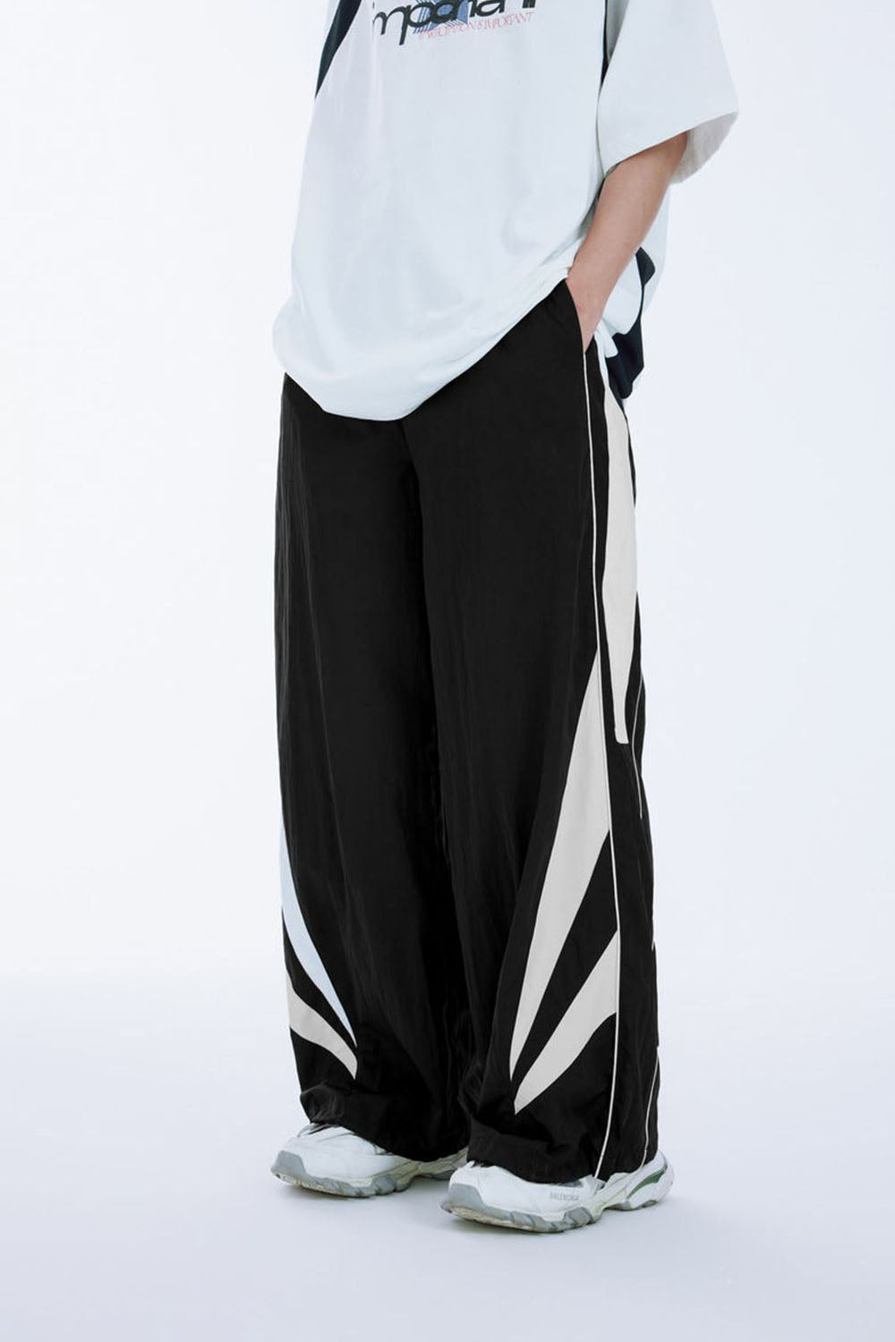 Men's Avant-Garde Sport Striped Wide-Leg Waterproof Casual Pants