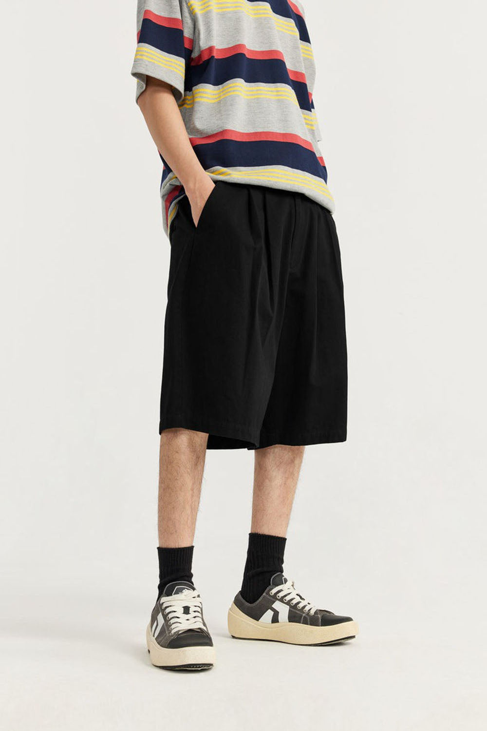 Dual Pleat Suit Shorts: Casual Loose Wide-Leg Suit Shorts for Men