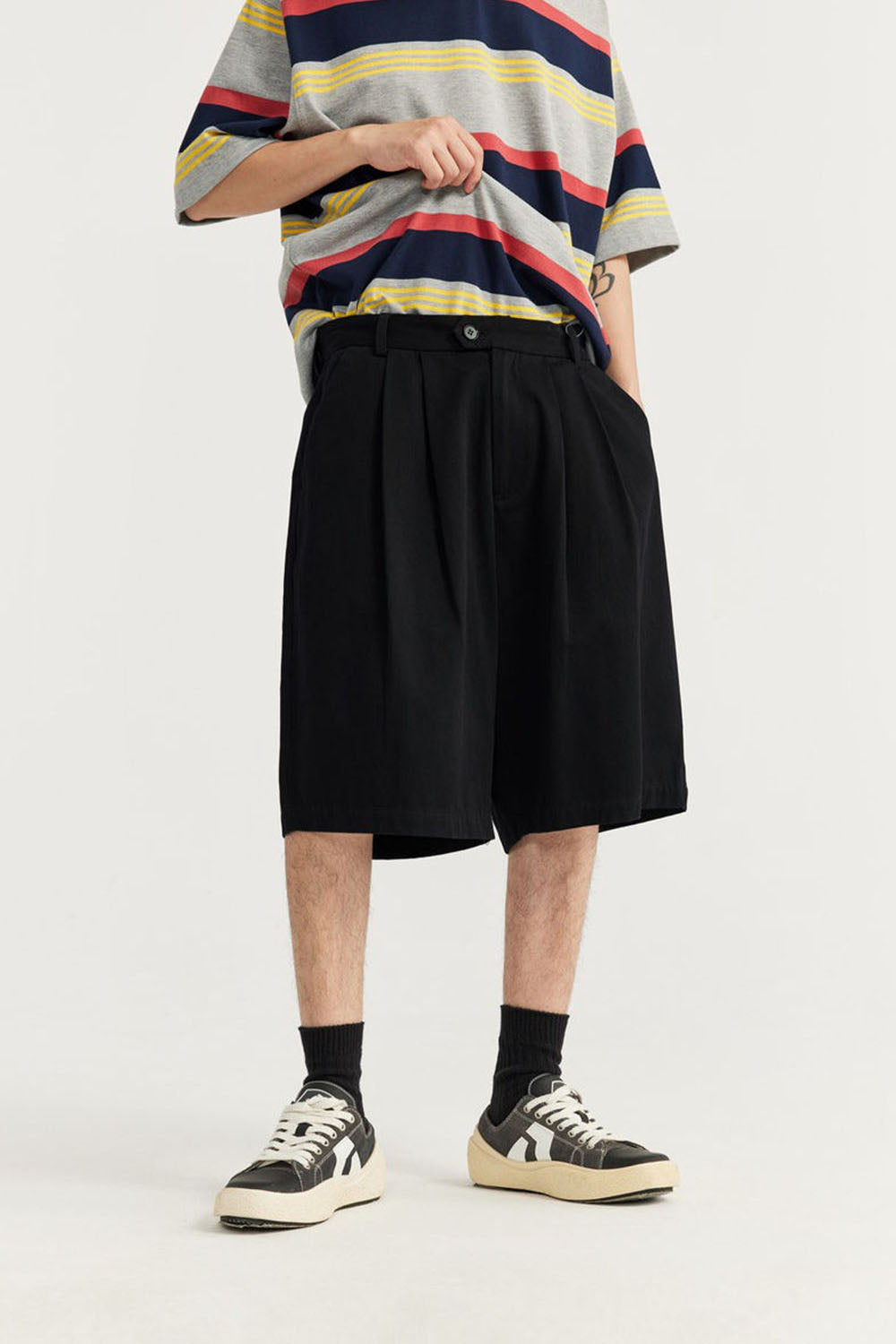 Dual Pleat Suit Shorts: Casual Loose Wide-Leg Suit Shorts for Men