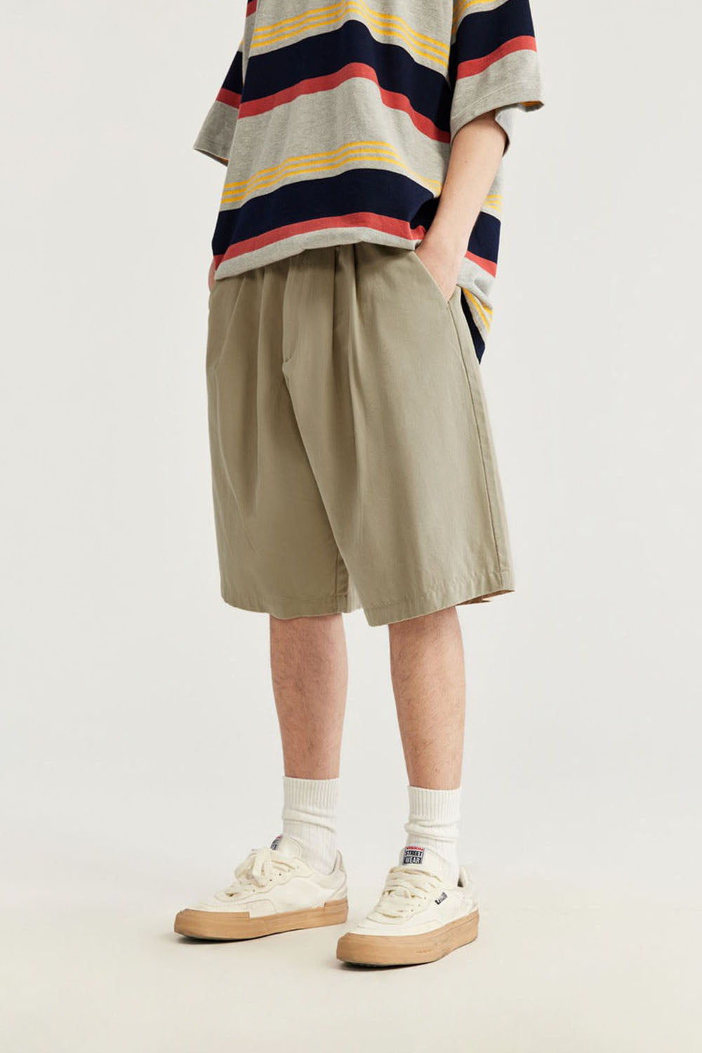 Dual Pleat Suit Shorts: Casual Loose Wide-Leg Suit Shorts for Men