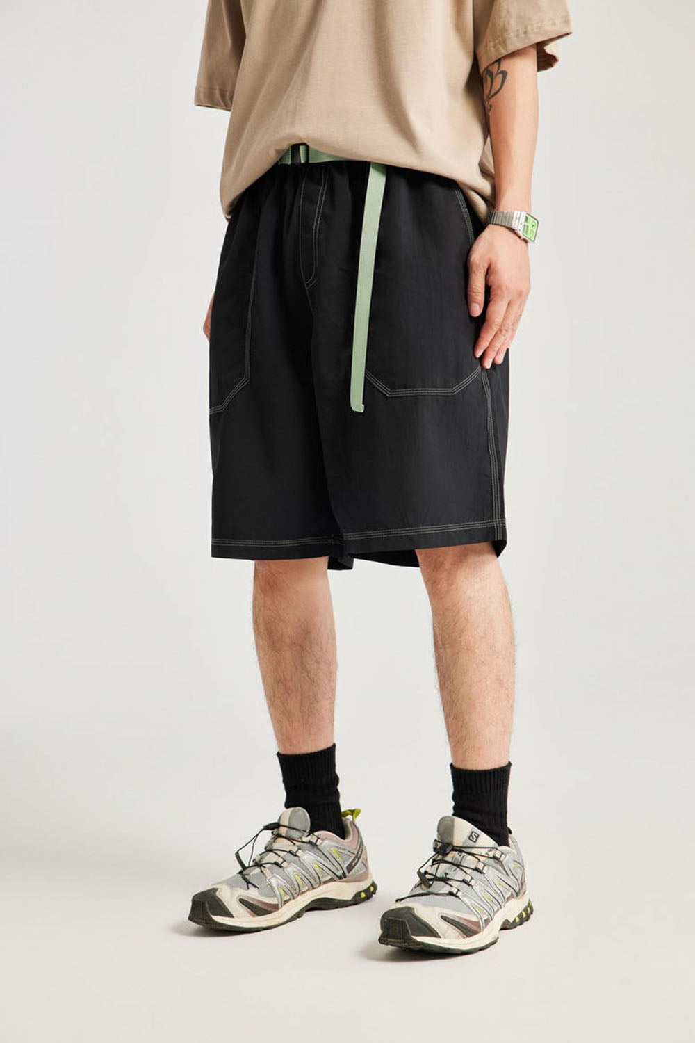Moisture-Wicking Contrast Color Shorts: Casual Utility Mid-Length Shorts