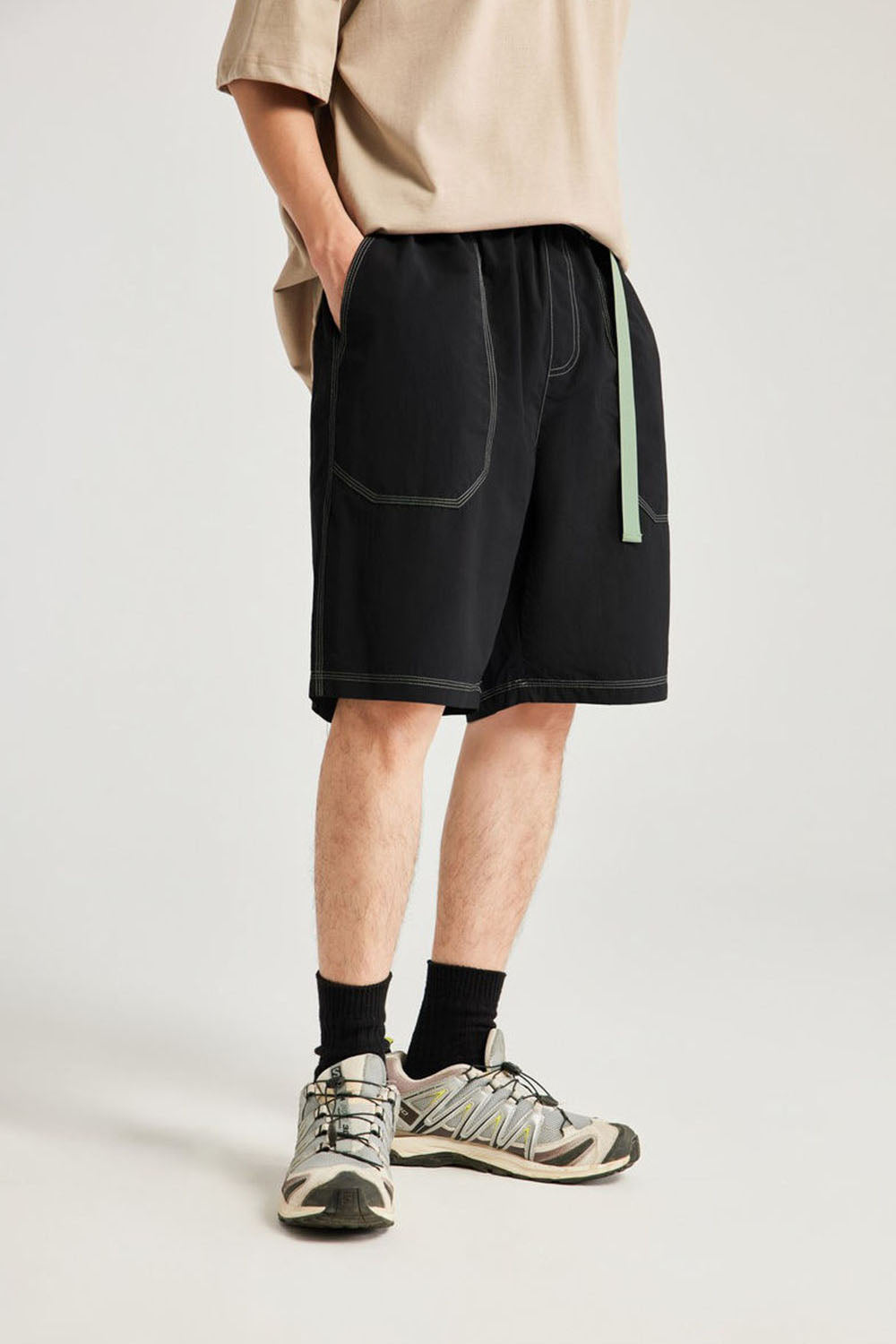 Moisture-Wicking Contrast Color Shorts: Casual Utility Mid-Length Shorts